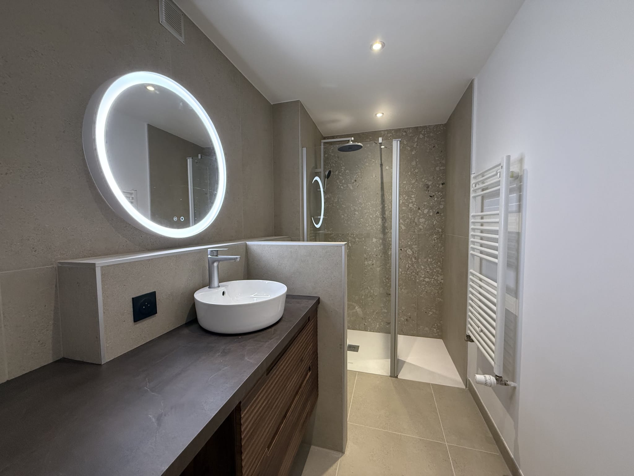 photo_4dd587097de0d8baccda8fc134875c6e