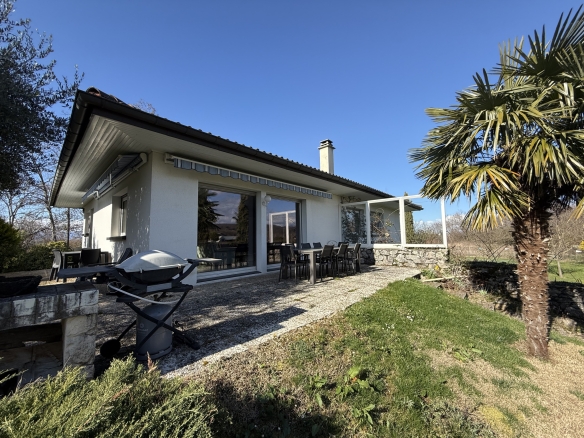 A vendre maison de plain pieds sur terrain de 1980m2 à THONO