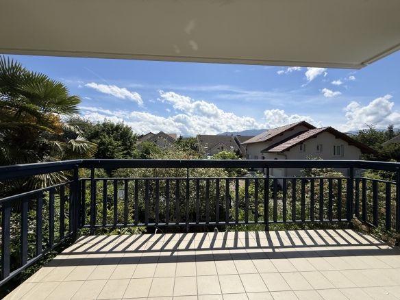 A vendre secteur Concise à Thonon: T4 au calme avec vue déga