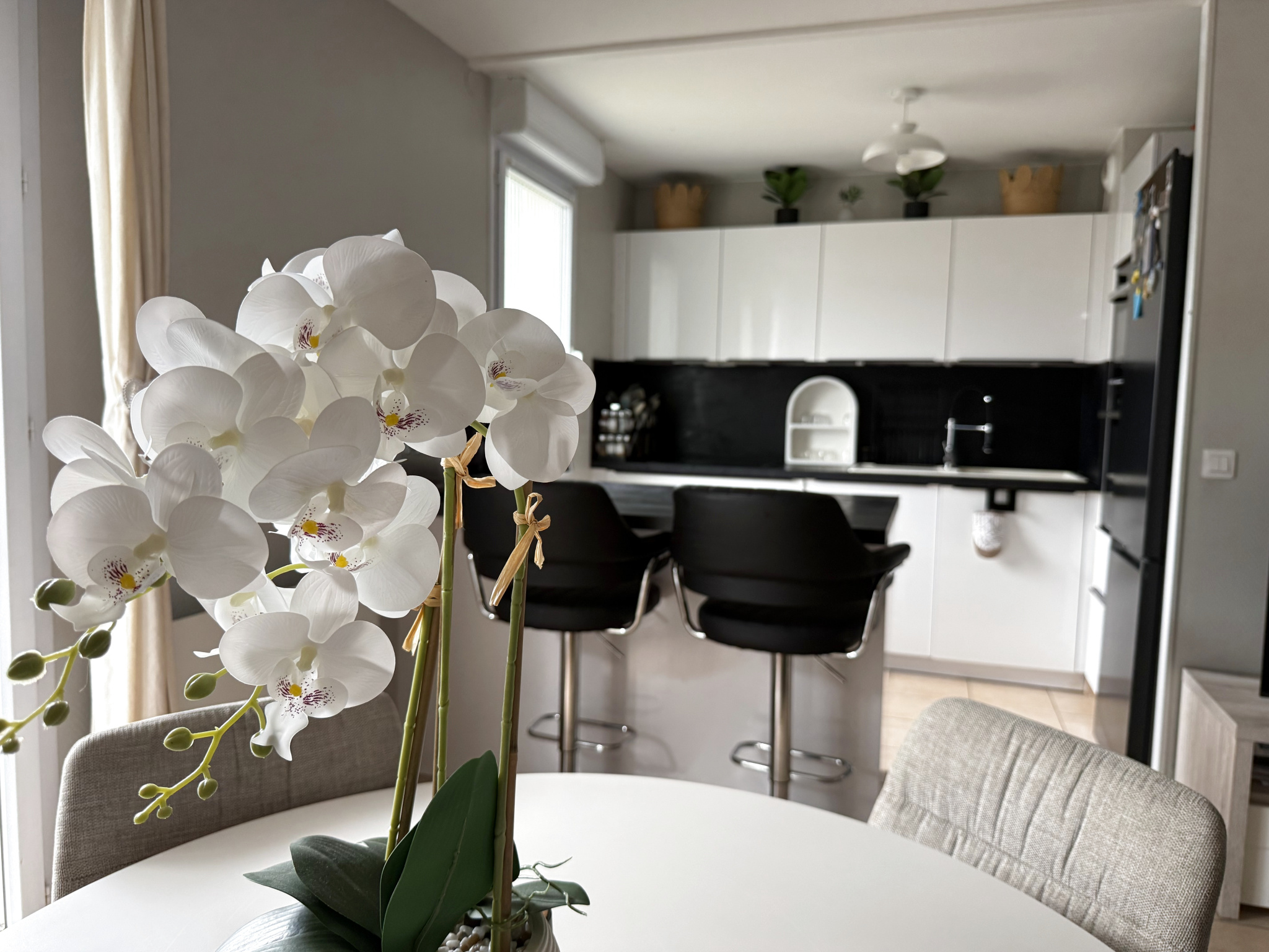 photo_e482c9ae989ca6735994fa559a2b6484_Inc_0 A vendre: T3 en rez de jardin sur THONON EST
