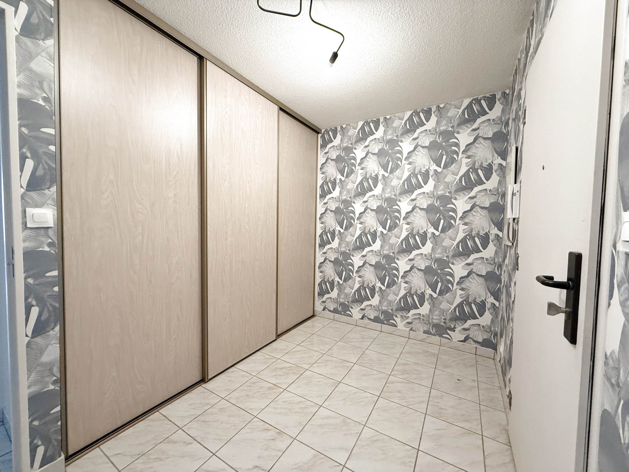 photo_a47af77455decfc96899f4ae7912156a_Inc_0 A vendre: T2 en centre-ville de THONON