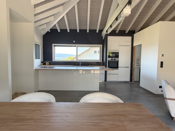 Anthy Sur Léman – Type 4 dernier étage dans maison.